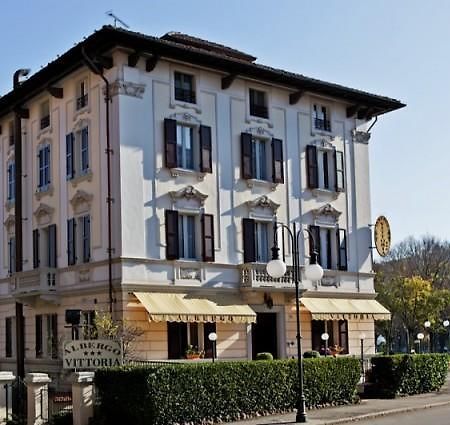 Albergo Vittoria ซัลโซมัจโจเรแตร์เม ภายนอก รูปภาพ