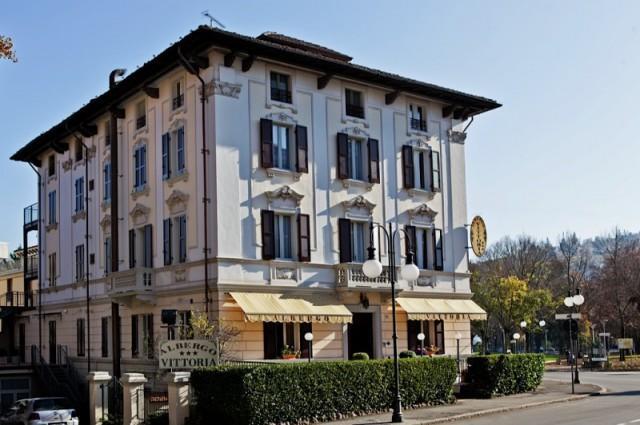 Albergo Vittoria ซัลโซมัจโจเรแตร์เม ภายนอก รูปภาพ
