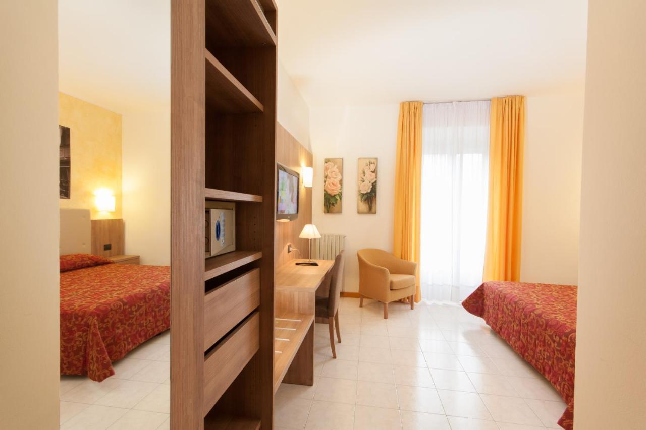 Albergo Vittoria ซัลโซมัจโจเรแตร์เม ภายนอก รูปภาพ